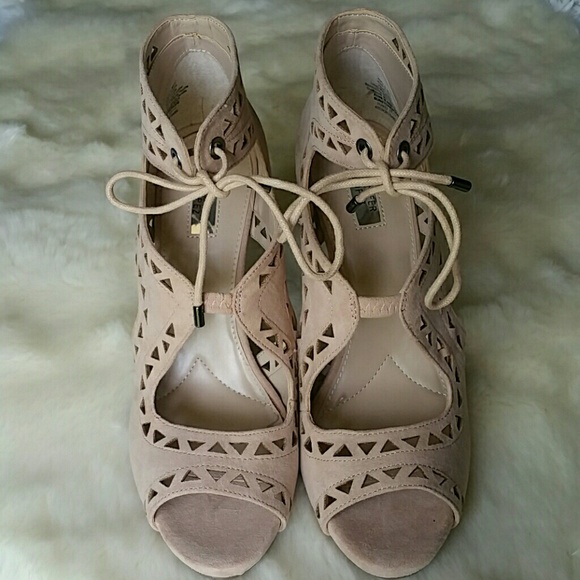 [CLOSEOUt] 💰JLO heels 4.5 in heel - Picture 2 of 5